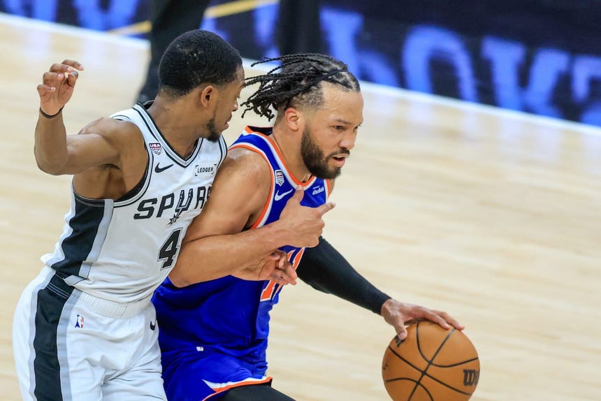 Brunson anotó 45 de los 94 puntos de los Knicks, con 14 de 27 en tiros de campo