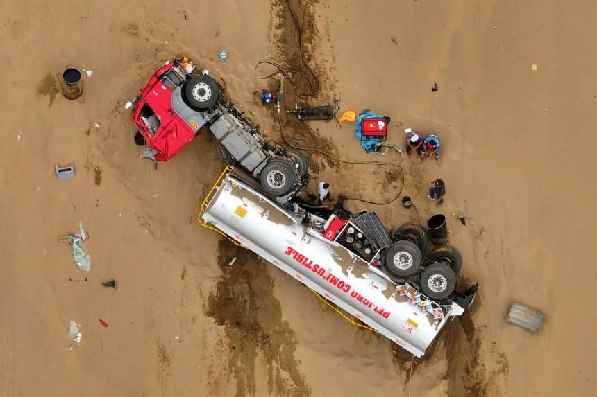 Imagen aérea del tráiler siniestrado. 