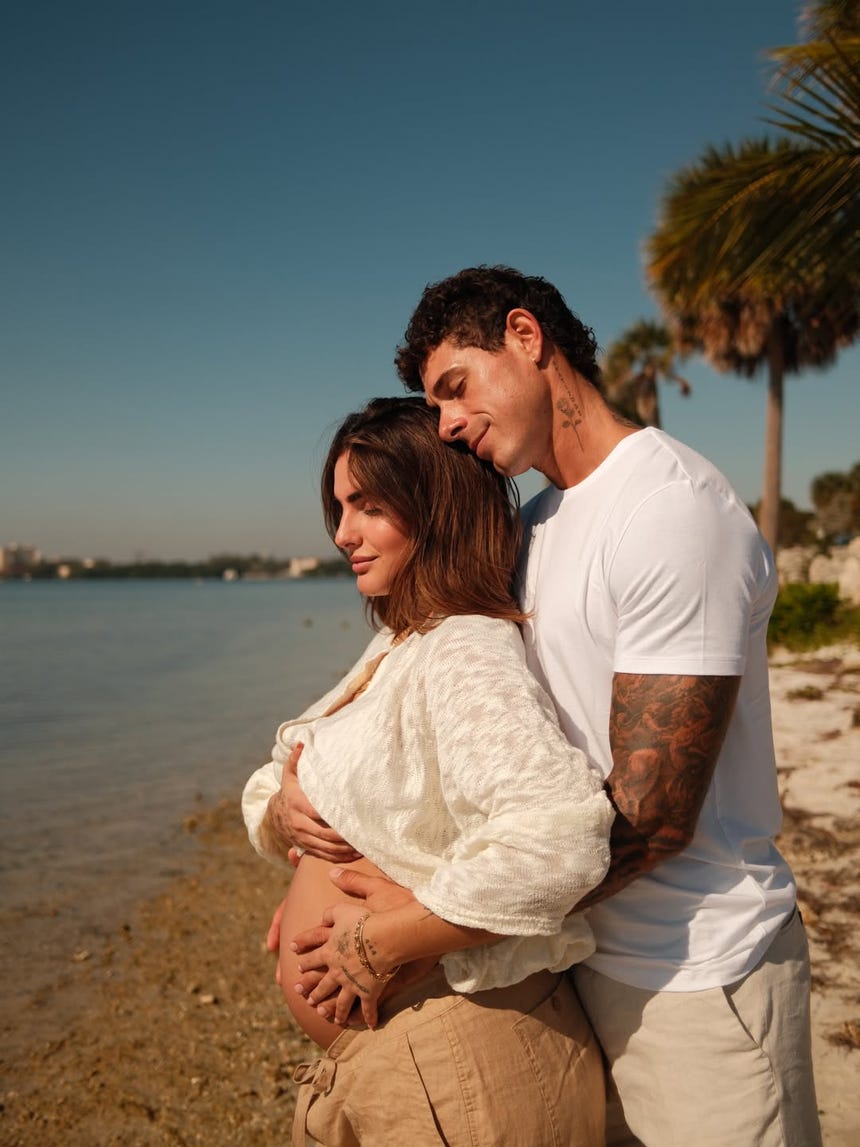 Hugo García se convertirá en padre por primera vez con su pareja Isabella Ladera.