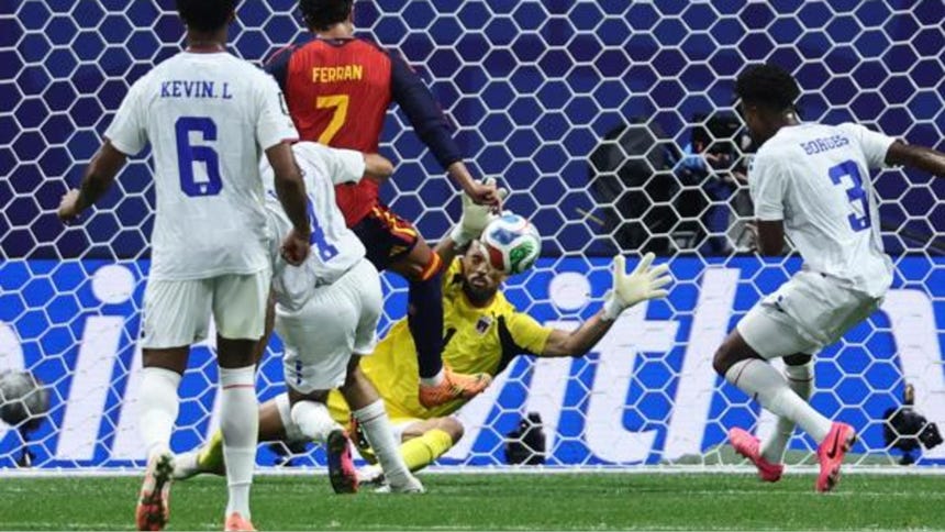 Vozinha mantuvo el arco de Cabo Verde intacto tras el partido ante España.