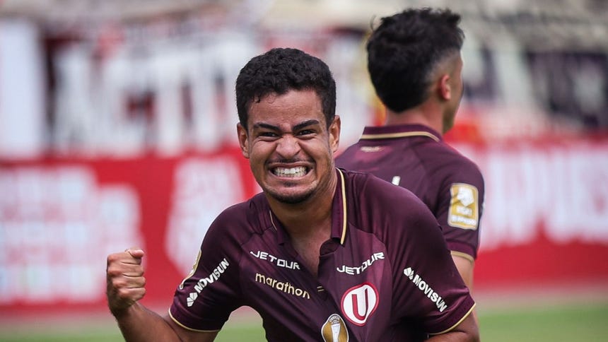 En Universitario, Miguel Silveira marcó un gol frente a Juan Pablo II.