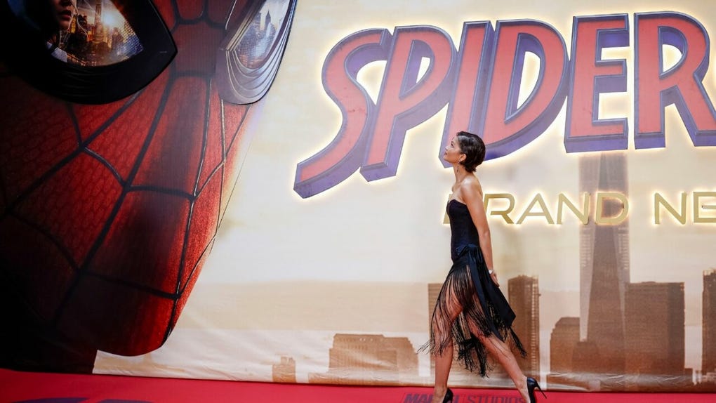 Meses atrás, Zendaya reaccionó a los rumores sobre una supuesta boda secreta con Tom Holland y dejó una frase que alimentó las especulaciones: Fue un día hermoso, aunque nunca aclaró si hablaba en serio o se trataba de una broma.