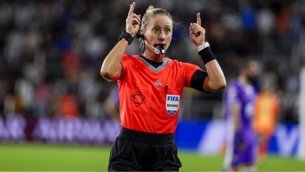 Tori Penso, de 39 años, dirigirá el República Checa vs Sudáfrica, su primer partido como árbitra en un Mundial