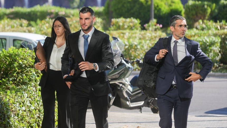 El futbolista Rafa Mir a su llegada a la Audiencia Provincial de Valencia, a 28 de mayo de 2026, en Valencia, Comunidad Valenciana (España). 