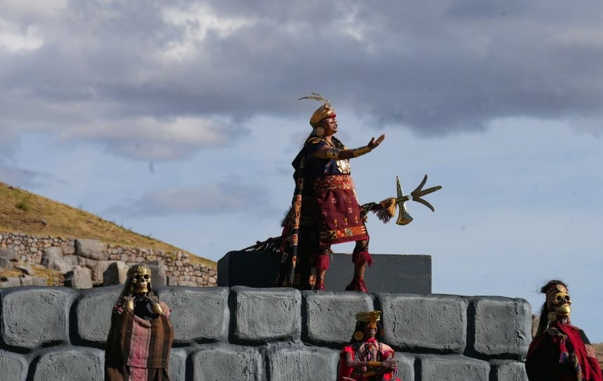 La explanada de Sacsayhuamán volverá a ser el escenario principal de la escenificación del Inti Raymi, considerada la Fiesta del Sol más importante del país.