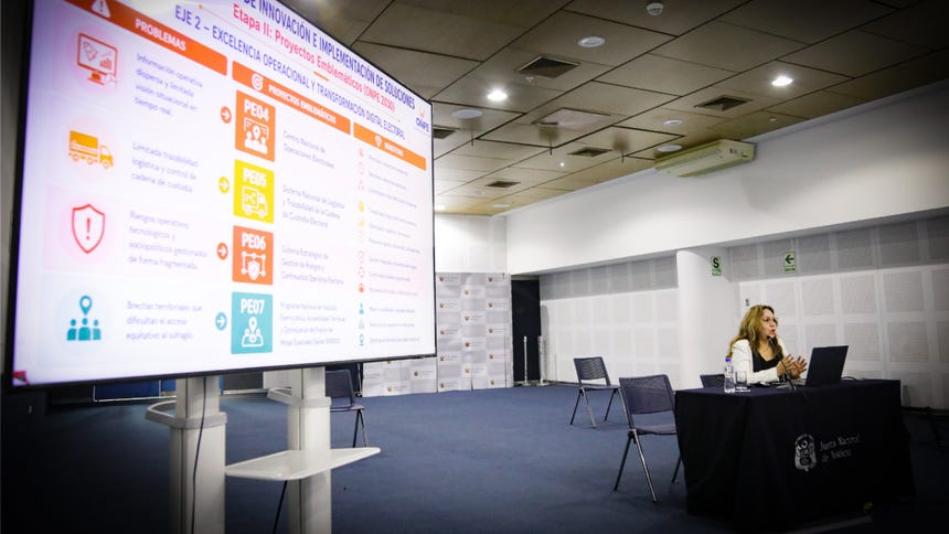Amparo Ortega durante su exposición ante los magistrados de la JNJ.