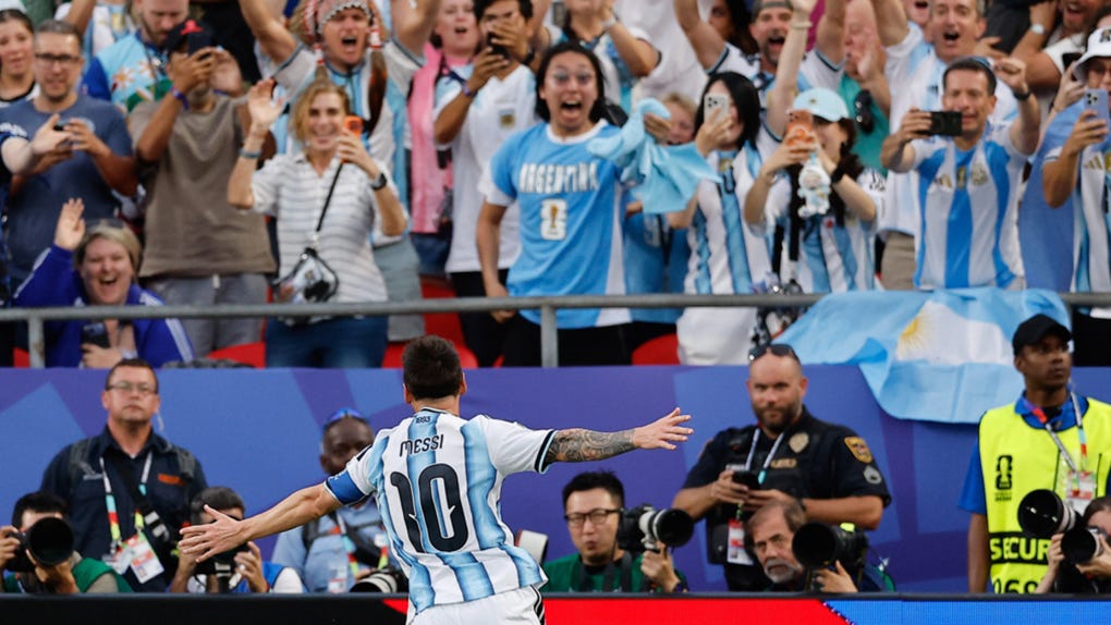 Lionel Messi de Argentina celebra un gol en el Mundial de la FIFA 2026.
