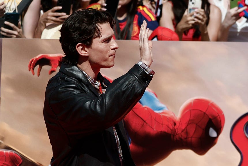 Tom Holland revela quién debería ser el próximo Spider-Man y asegura que le gustaría guiar a su sucesor.