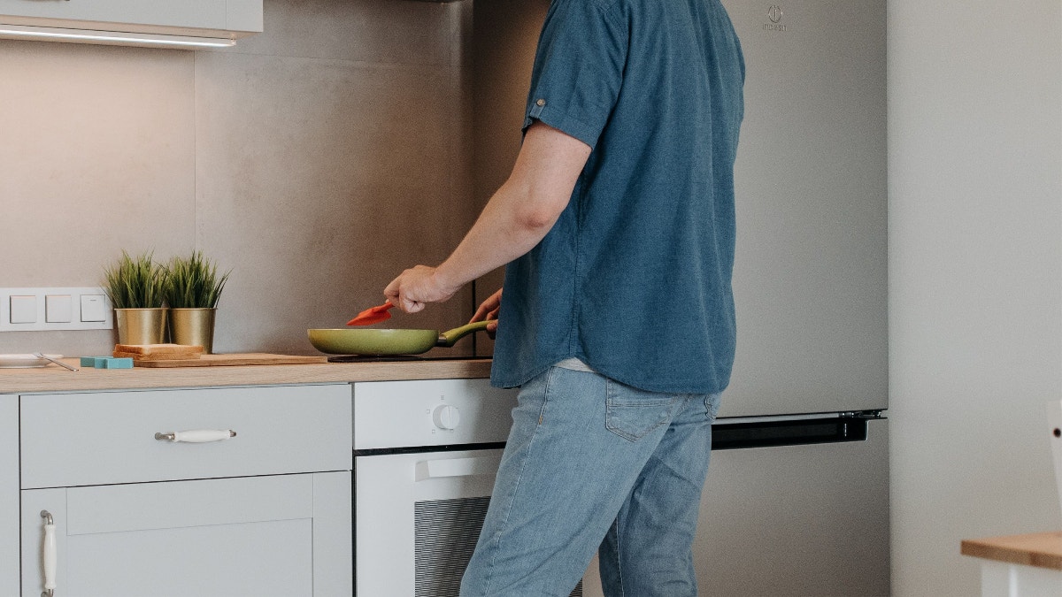 Papás que cocinan