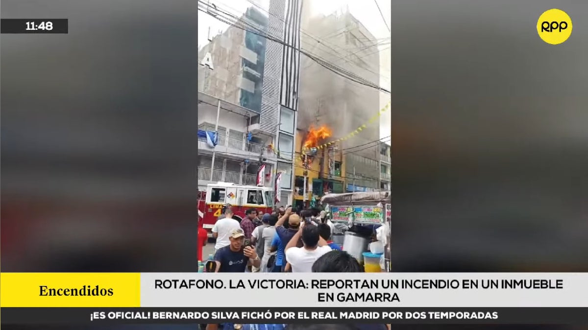 Un incendio se produce en medio del Emporio Comercial de Gamarra