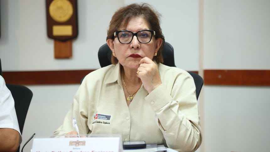 Presentan moción de interpelación contra la ministra de Educación María Esther Cuadros