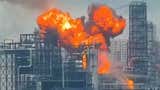 Ucrania lanza cientos de drones contra Moscú e incendia una refinería; Zelenski lo llama 