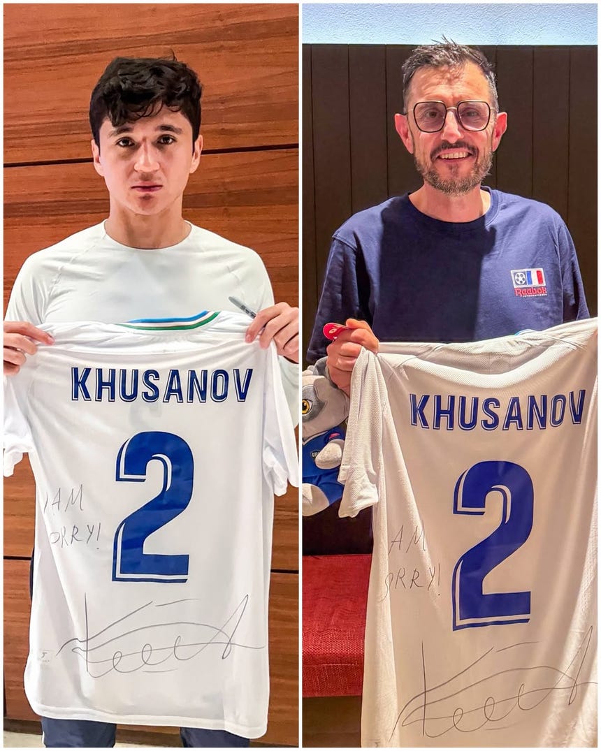 Así fue la entrega de camiseta de parte de Abdukodir Khusanov.