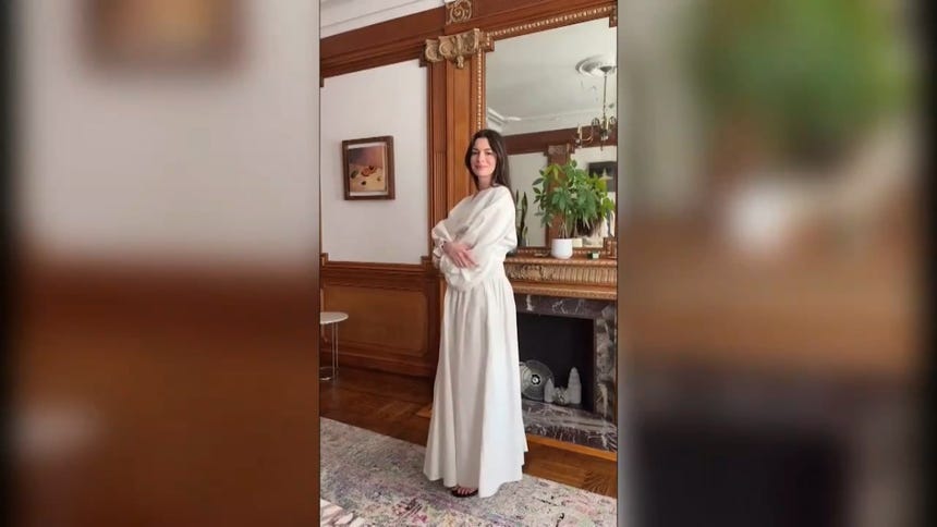 Anne Hathaway anuncia su tercer embarazo con tierno video