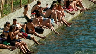 Francia: ola de calor podría igualar a la de 2003, que marcó un récord de muertes