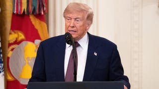 Donald Trump asegura que no habrá peajes en el estrecho de Ormuz