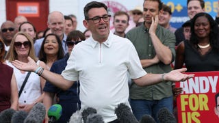 Andy Burnham asume como nuevo primer ministro de Reino Unido tras recibir el encargo del rey Carlos III