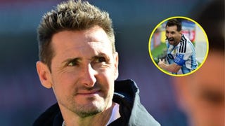 Miroslav Klose se rinde ante Lionel Messi: 