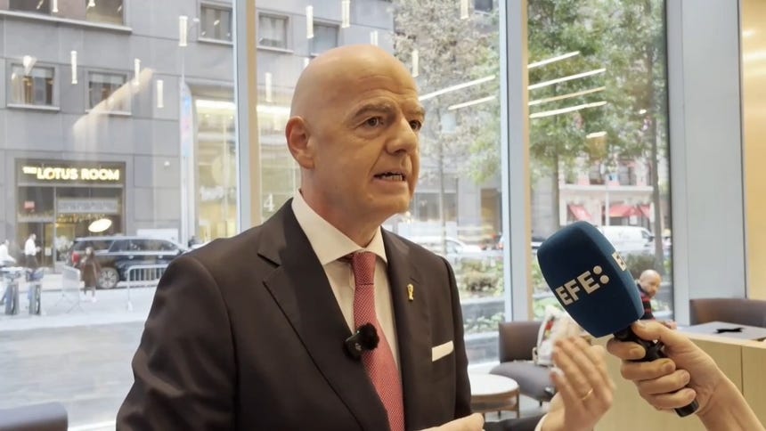 Gianni Infantino defendió tiempo de hidratación.