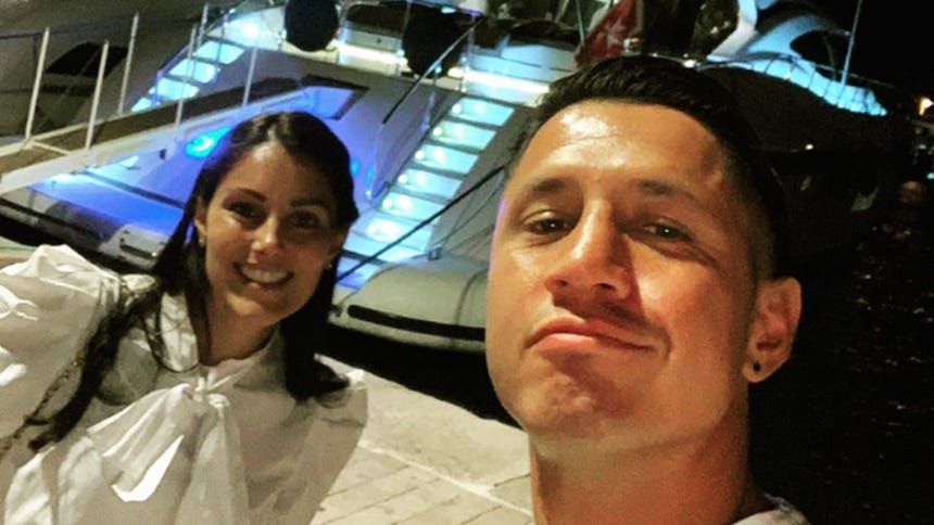 Gianluca Lapadula tiene tres hijas junto a su esposa Alessia Macri.