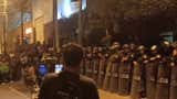 Policía lanzó bombas lacrimógenas a ciudadanos que protestaban por la muerte de un adolescente en la comisaría de Manchay