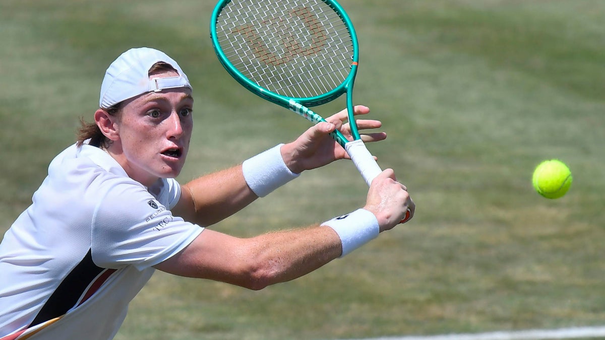 Ignacio Buse da el golpe en Mallorca: derrota 2-0 a Stefanos Tsitsipas y clasifica a octavos del ATP 250