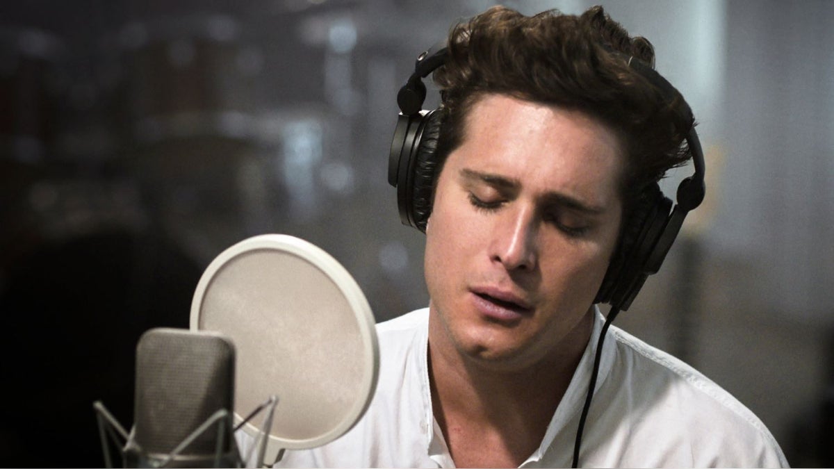 La inesperada reacción de Diego Boneta ante los reportes sobre la salud de Luis Miguel