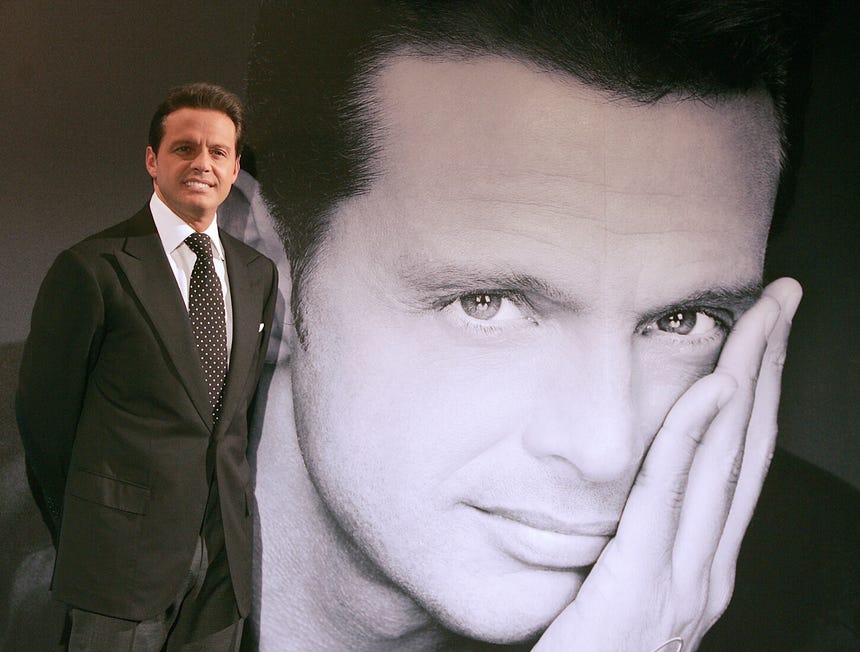 Las versiones más recientes de la prensa española señalan que Luis Miguel ya se encontraría en México atendiendo compromisos profesionales con normalidad.