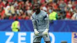 Lionel Mpasi, el portero congoleño que tuvo 8 'atajadones' contra Colombia y que es experto pateando penales
