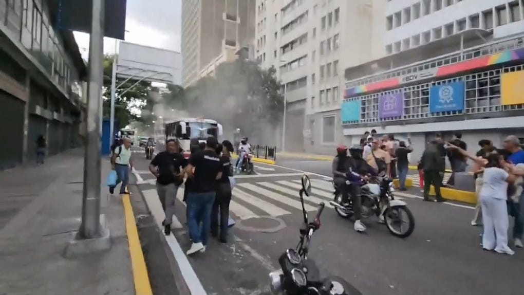 Reportan colapso de infraestructuras en Caracas tras potente terremoto con epicentro en Carabobo