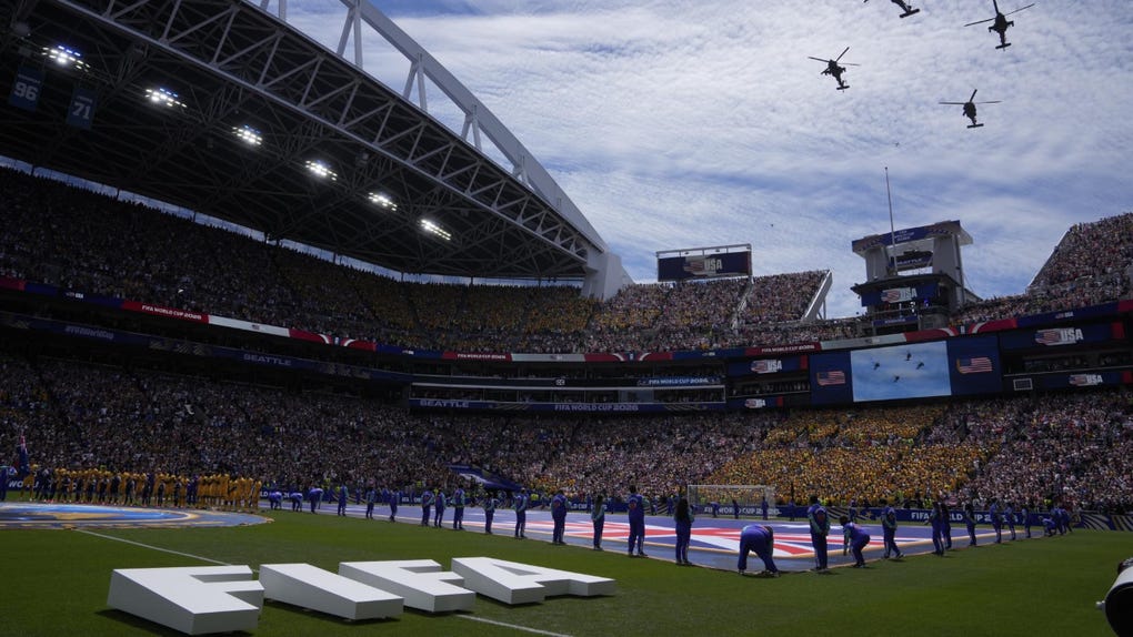 SEATTLE (United States), 19/06/2026.- Helicopters fly over the stadium prior the FIFA World Cup 2026 group stage match USA against Australia, in Seattle, USA, 19 June 2026. EFE/EPA/STEPHAN BRASHEAR