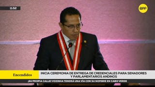 JNE entrega credenciales a senadores y parlamentarios andinos electos