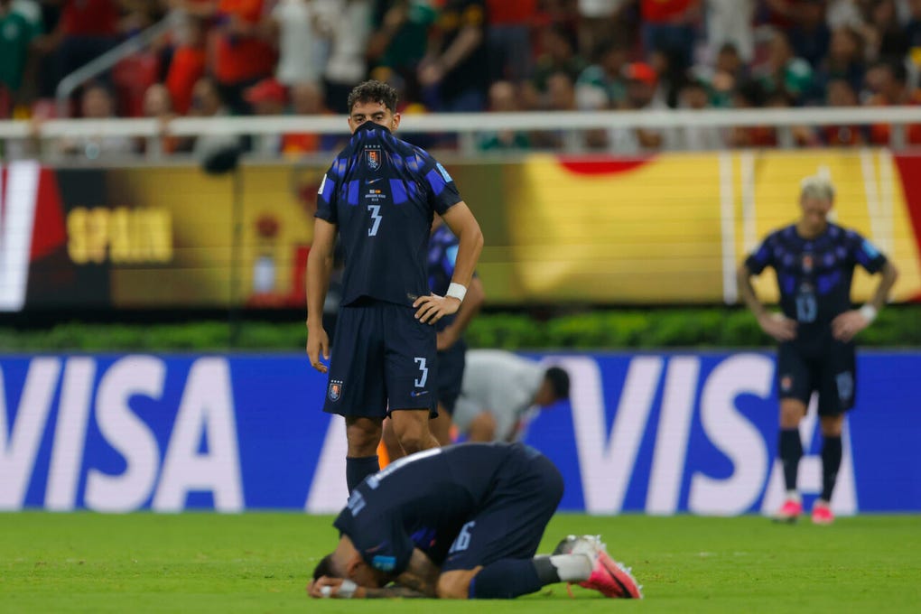 La desilusión se apoderó de los futbolistas uruguayos tras consumarse la eliminación del Mundial 2026.