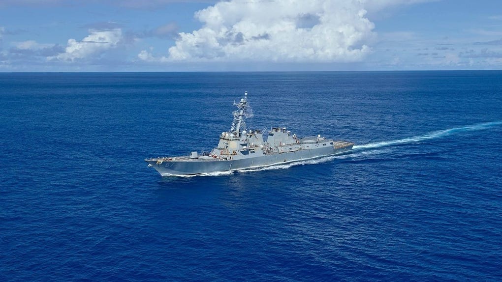 El destructor de la Armada estadounidense USS Mason en aguas de Oriente Próximo.