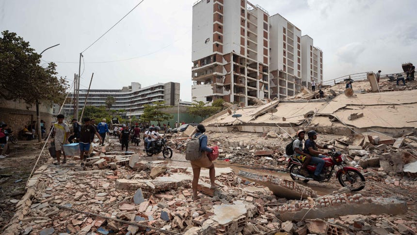 El presidente del Parlamento de Venezuela, el chavista Jorge Rodríguez, informó este viernes que los fallecidos por los dos terremotos ocurridos el miércoles en su país ya dejan 920 muertos y 3 360 heridos.