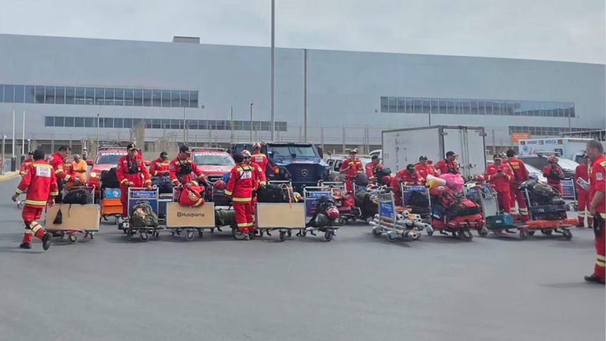 Bomberos del equipo USAR parten rumbo a Venezuela para colaborar en labores humanitarias