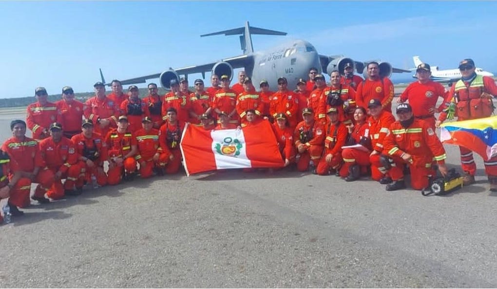 Bomberos del equipo USAR llegaron a Venezuela para colaborar en labores humanitarias.