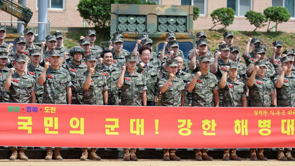 Lee Jae-myung visitó la unidad en la isla de Yeonpyeong, situada al sur de la Línea Limítrofe del Norte.