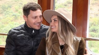 'Cachaza' despejó las dudas de sus seguidores: anunció fecha límite de su boda y reveló el país donde dará a luz