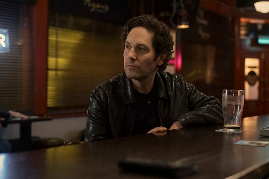 Paul Rudd da vida a Rick Power, un cantante de bodas que lucha por recuperar el crédito de una canción que cambió su destino.