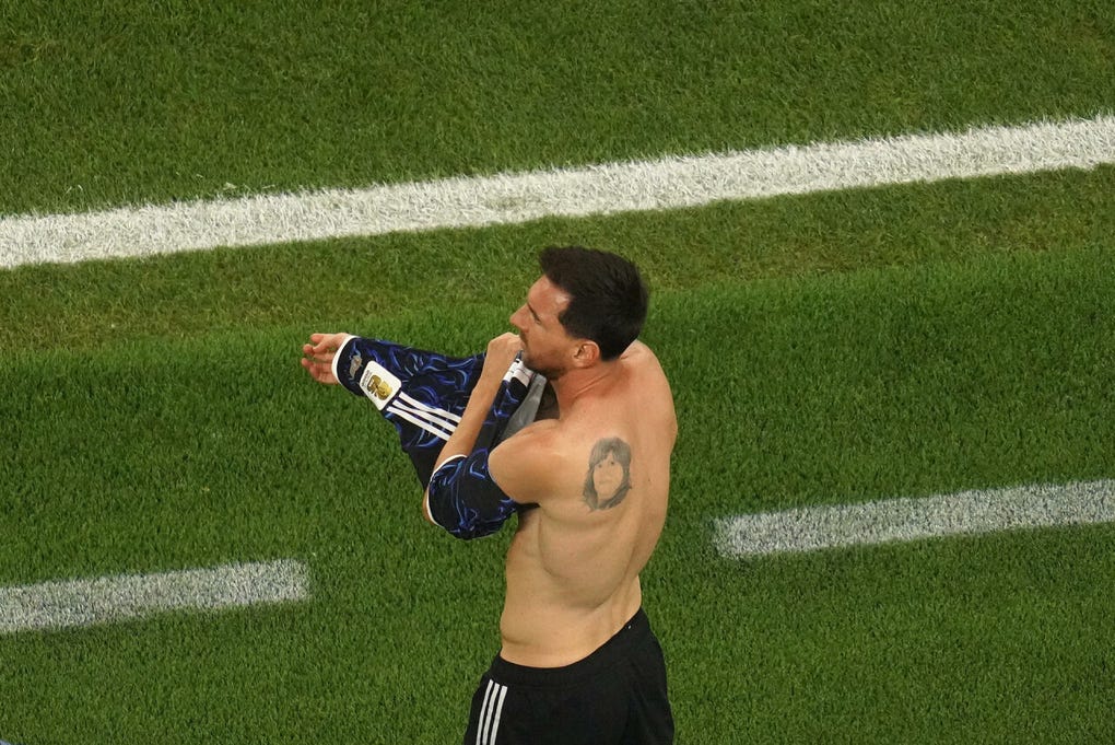 Lionel Messi entró en el segundo tiempo del partido.