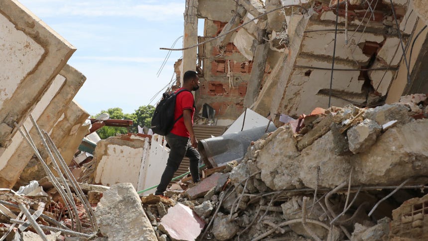 The harsh situation in La Guaira following the earthquakes in Venezuela: 