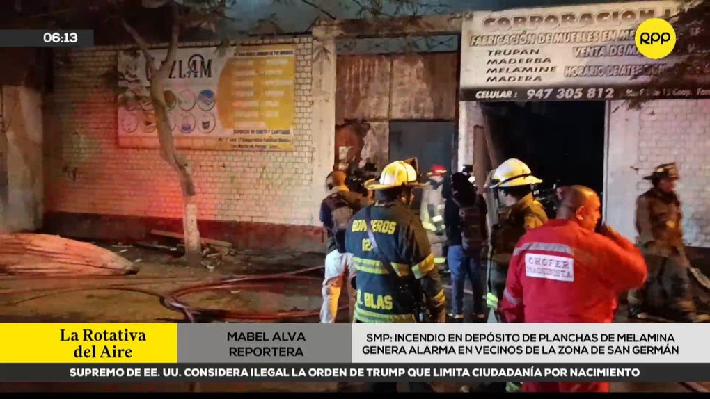 Incendio se habría originado alrededor de las 4:00 a.m.