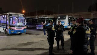 SMP: PNP resguarda unidades de la empresa Translima luego de que denunciara casos de extorsión