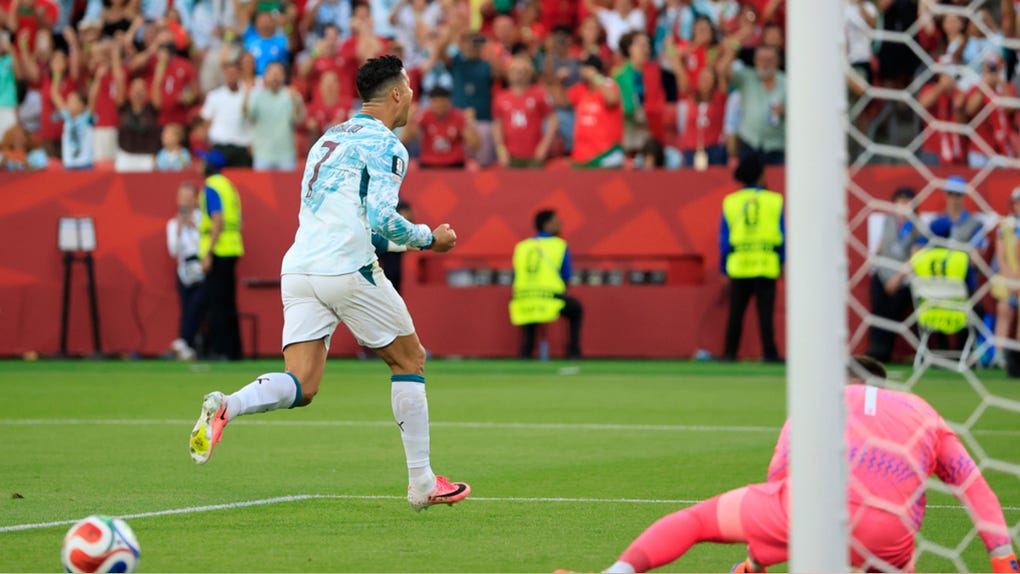 Cristiano Ronaldo de Portugal celebra un gol en un partido del Mundial de la FIFA 2026.