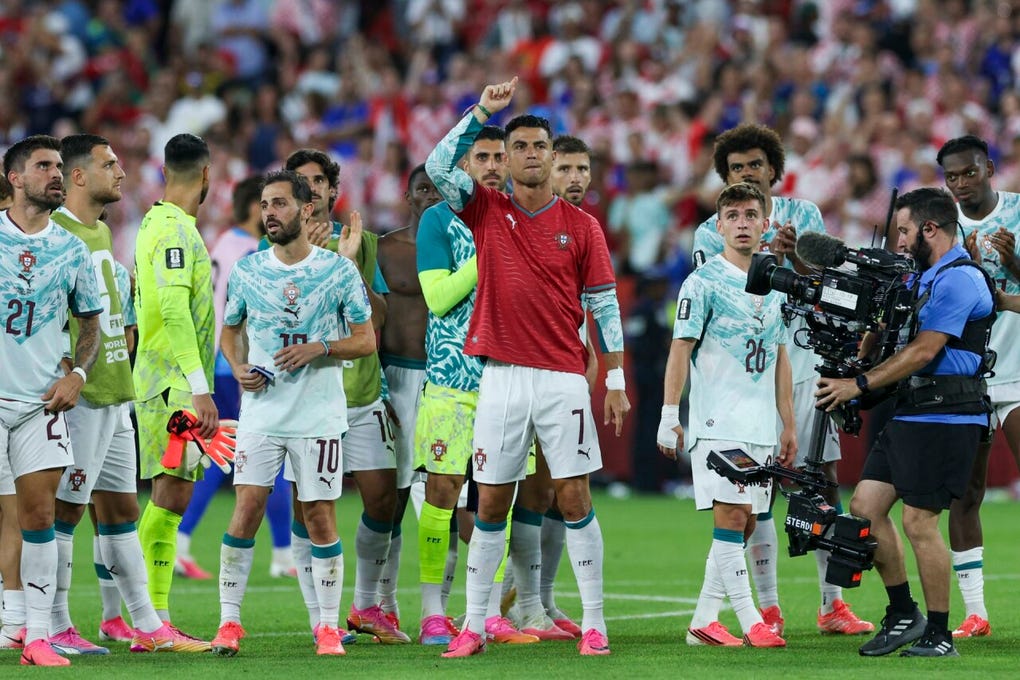 Al final del encuentro, ya con la clasificación de Portugal asegurada a los cuartos de final del Mundial 2026, Cristiano Ronaldo protagonizó un momento cargado de emoción.