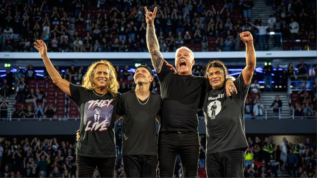 Metallica donó 100 mil dólares en apoyo para las víctimas de los terremotos en Venezuela.