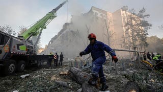 Rusia anuncia ataque contra fábricas de misiles y almacenes de drones en Kiev