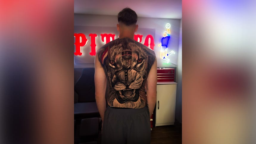 El imponente tatuaje del arquero de Paraguay.