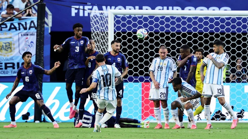 El tiro libre de Messi que negó Vozinha